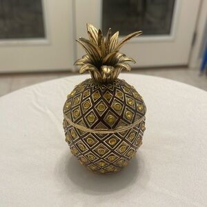 *UNIQUE (shh it opens)SUPER CUTE & HEAVY*Gold Pineapple Decorative Accent